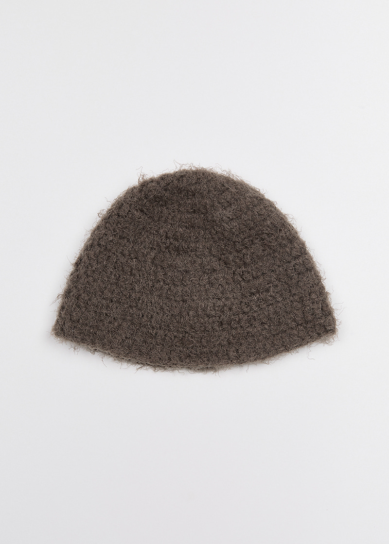 HAIRY BEANIE IN BROWN